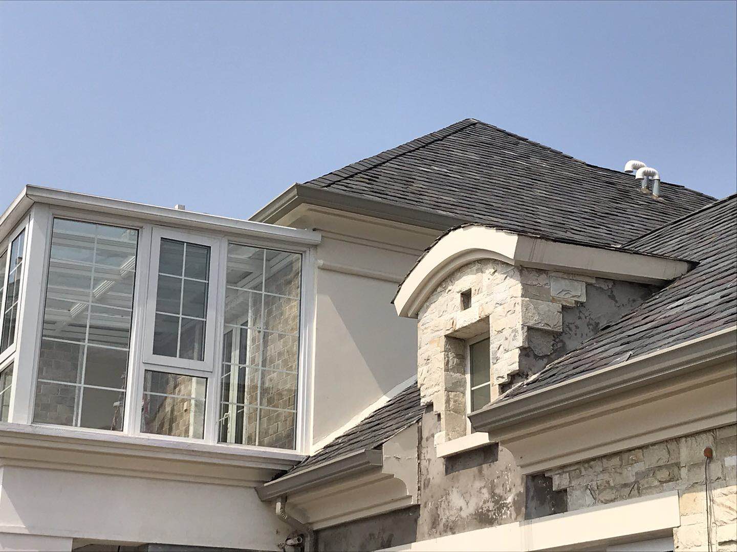 摩利科為無錫湖璽莊園別墅提供天溝落水安裝服務(wù)